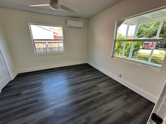 Foto del edificio - 513 Franklin Rd