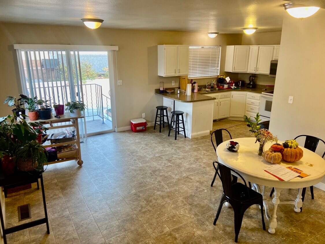 1732 N Riverside Ave Unit 1732, Provo, UT 84604 Apartments in Provo