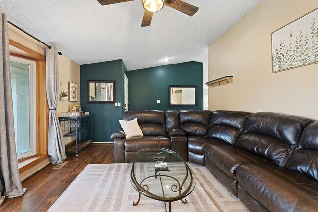 Building Photo - 1191 Los Amigos Dr