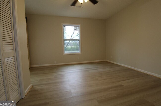 Foto del edificio - 773 Brock Rd