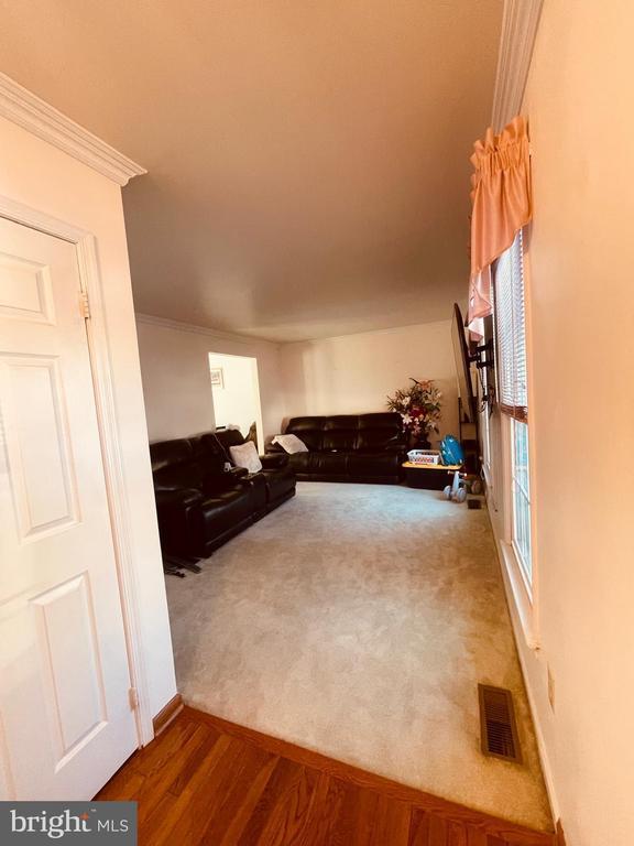 Building Photo - 404 Navaho Dr