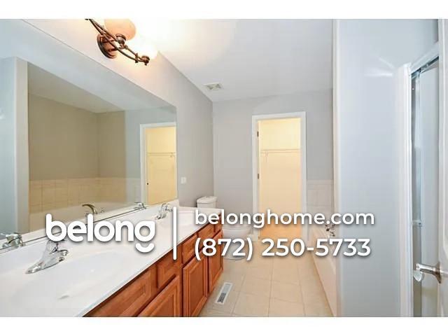 Foto del edificio - 850 Jameson Ct W