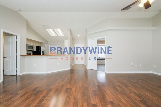 Foto del edificio - MOVE IN SPECIAL - $500 OFF SEPTEMBER RENT ...