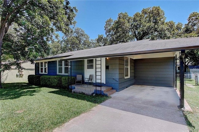 Building Photo - 1803 Romeria Dr