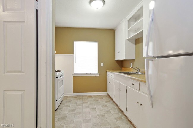 Building Photo - 3 br, 1.5 bath House - 3103 Albemarle Dr