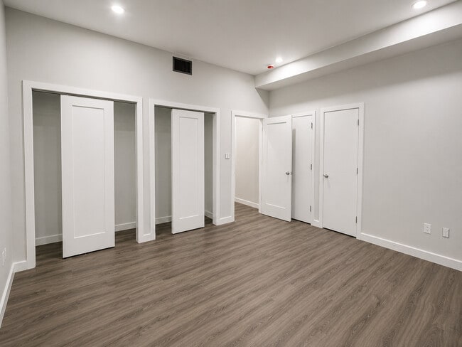 Building Photo - 557 Columbus Ave