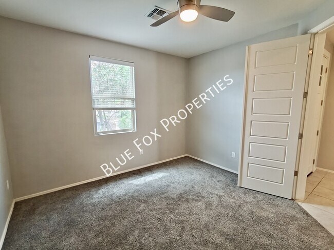 Foto del edificio - 8838 N Hardy Preserve Loop