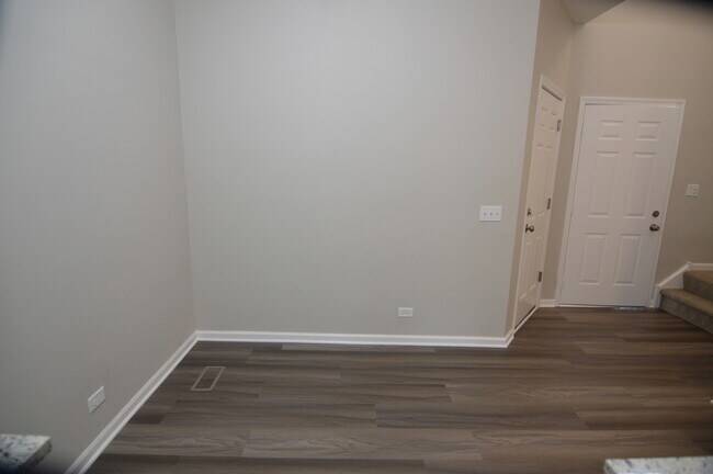 Foto del edificio - 8307 Sierra Woods Ln