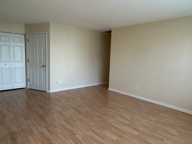 Building Photo - 1020 Chaucer Ct