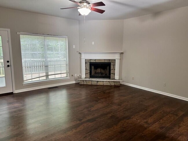 Building Photo - 2290 Fairways Ct
