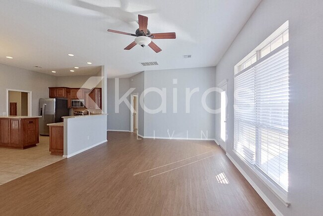 Foto del edificio - 704 SW 161st St