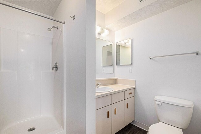 Building Photo - Trillium Pointe Apartment Homes