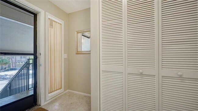 Foto del edificio - 5649 Summerside Ln