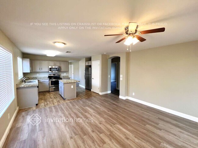 Foto del edificio - 14835 W Redfield Rd