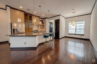 Building Photo - 1306 Paige St