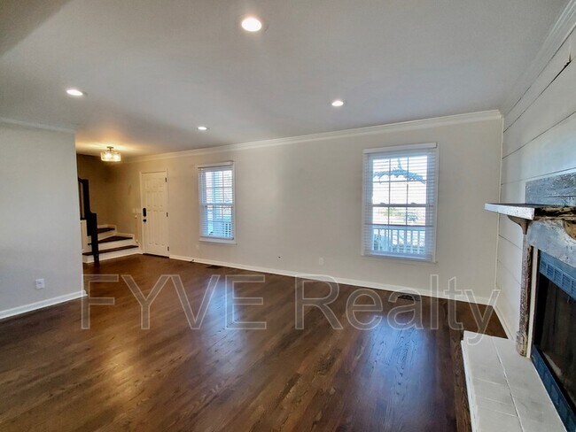 Foto del edificio - 547 Hopewood Ct