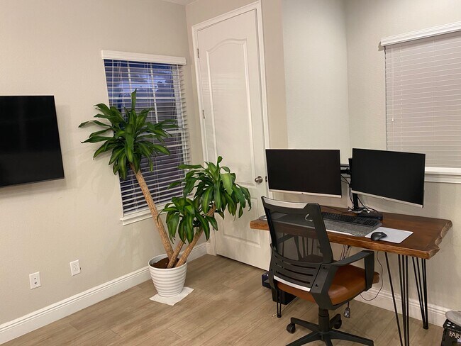 Foto del edificio - 9520 Tavistock Lakes Blvd