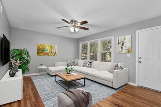 Building Photo - 711 SW 7 St