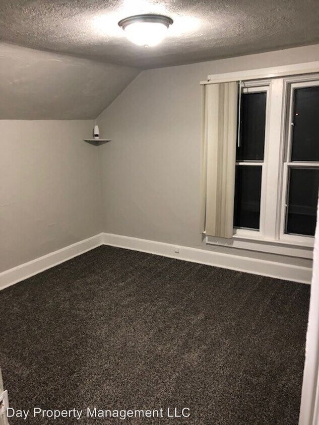 Primary Photo - 3 br, 1 bath Apartment - 1400 Knapp St.