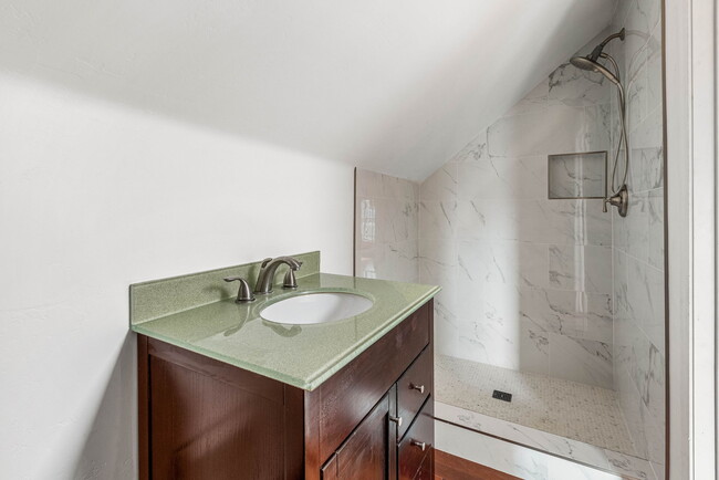 Foto del edificio - 2084 Kearney Ave