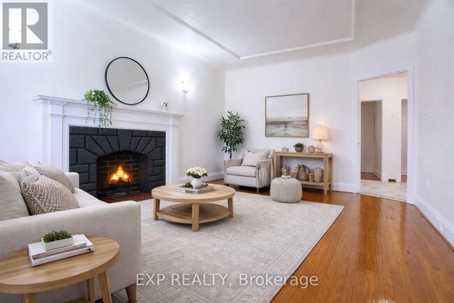 Photo du bâtiment - 310 Westwood Ave