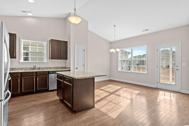 Building Photo - 1711 Sapphire Dr