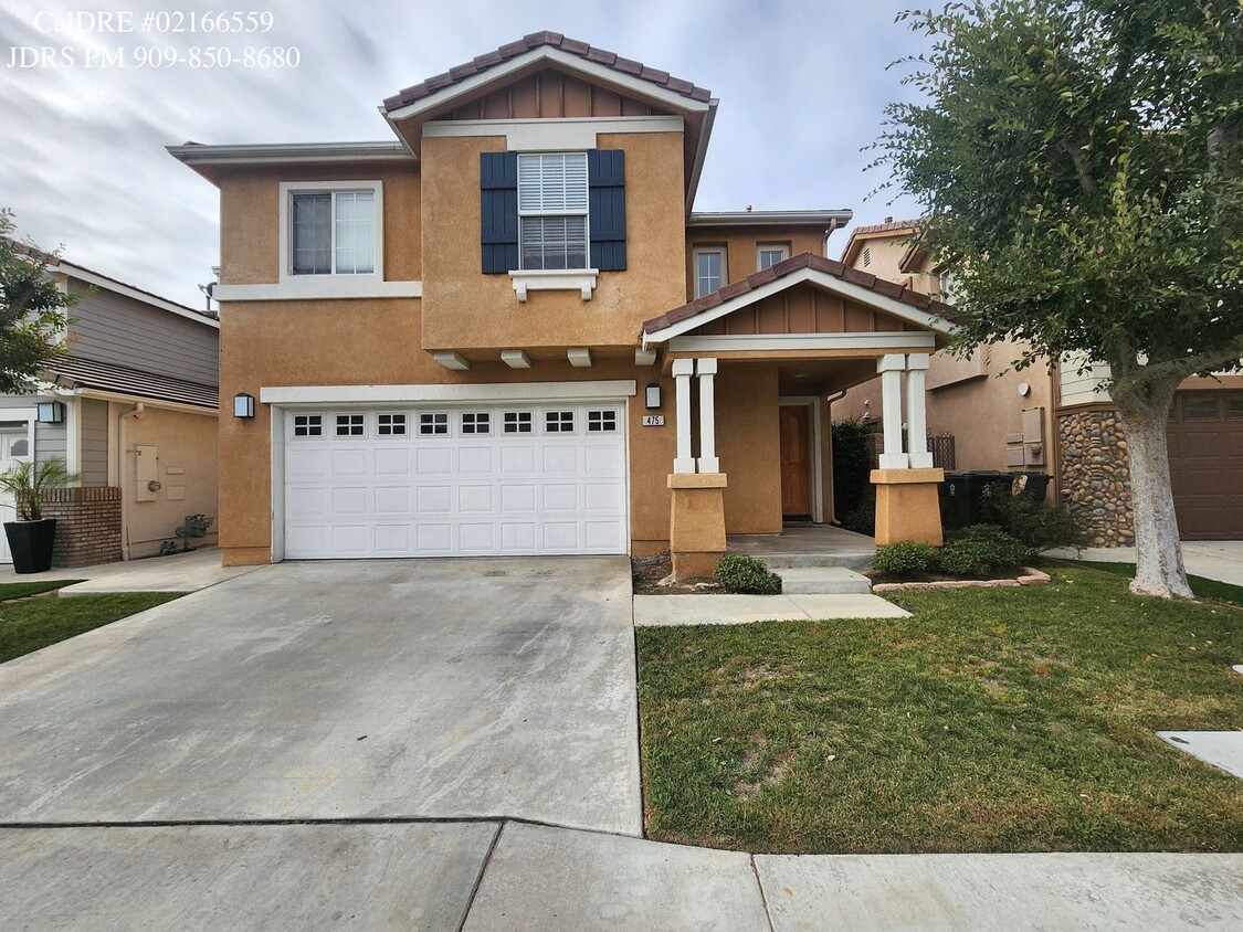 Foto principal - New Lowered Price! Brea 3-bedroom Home