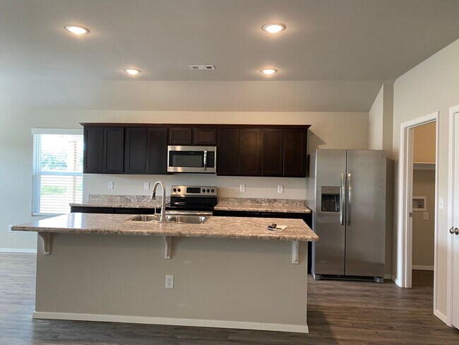 Building Photo - *Pre-Leasing* Three Bedroom | Two Bathroom...