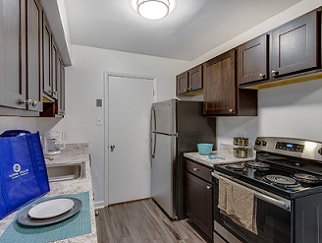 Building Photo - Catons Villas North Townhomes