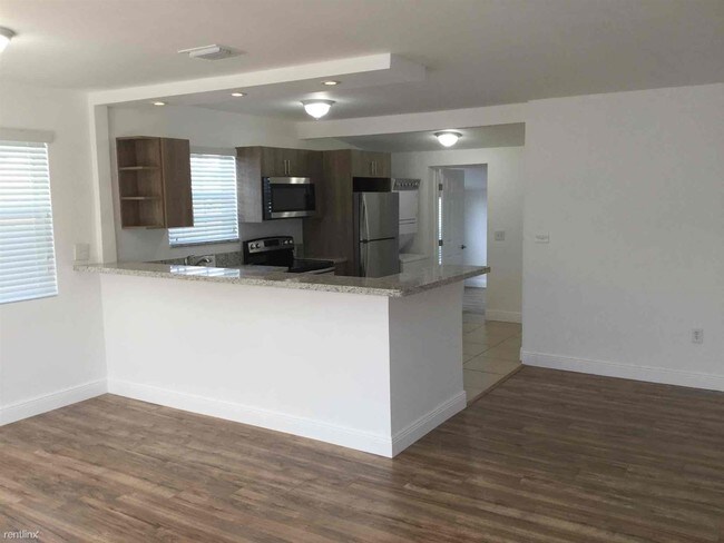 Foto del edificio - 3 br, 2 bath House - 2310 Sabal Palm Dr