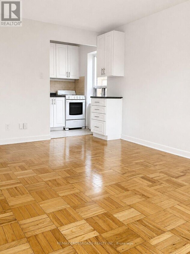 Photo du bâtiment - 2770 Yonge St