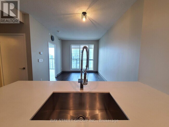 Photo du bâtiment - 4011 Brickstone Mews