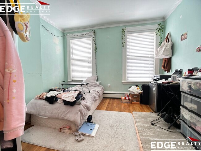 Building Photo - 33 Bayard St