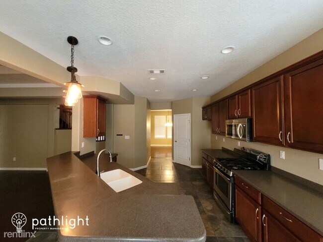 Building Photo - 4 br, 2 bath House - 7844 Via Vista Mesa UNIT