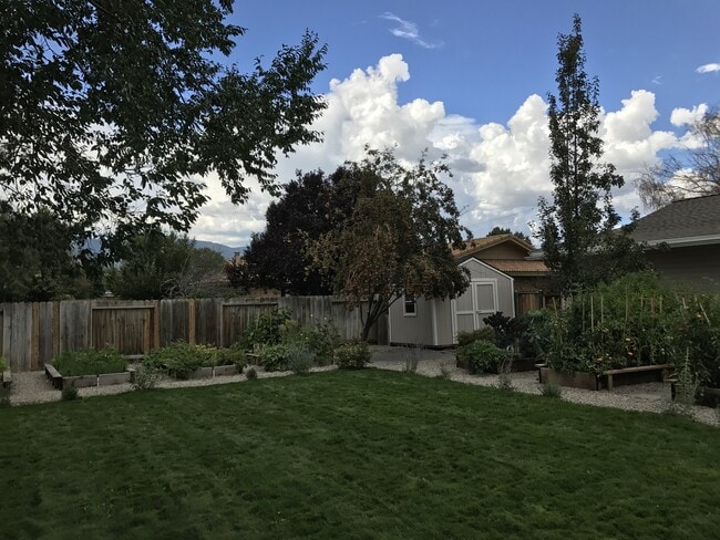Building Photo - 3/2.5/2 Charming home in Minden!