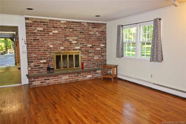 Building Photo - 64 Ledgewood Dr E