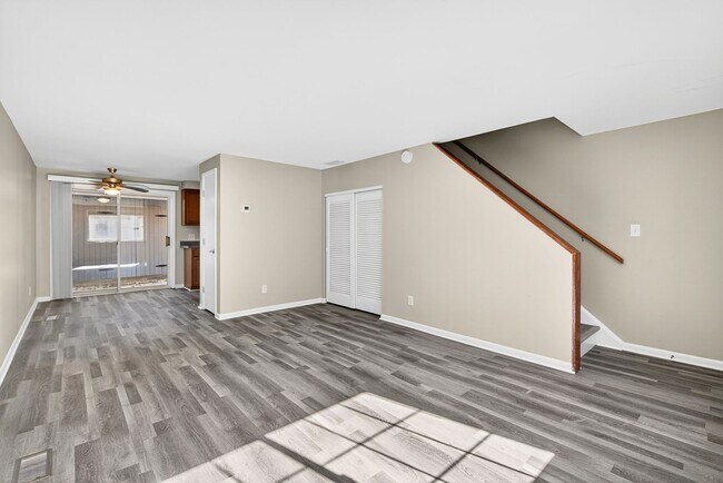 Foto del edificio - 335 1st Ave NW