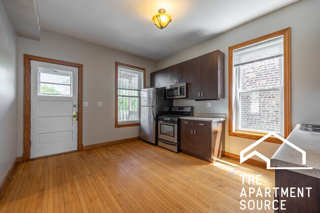 Building Photo - 3110 W Fullerton Ave