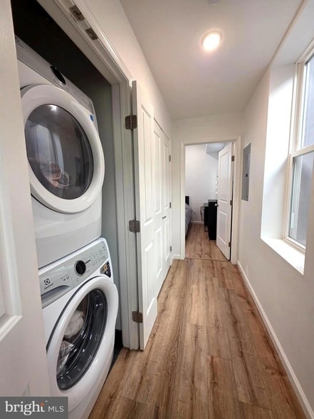 Building Photo - 742 S 4th St