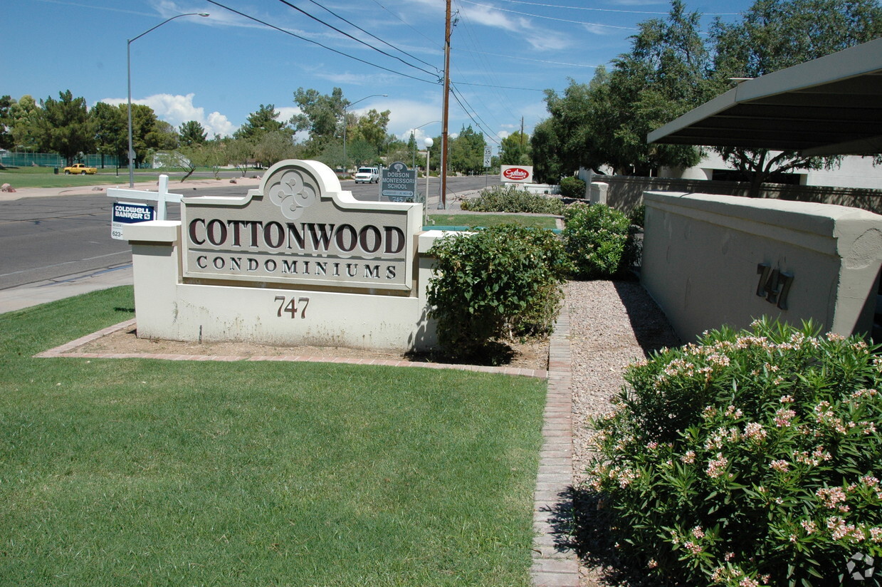 Foto principal - Cottonwood Condominiums