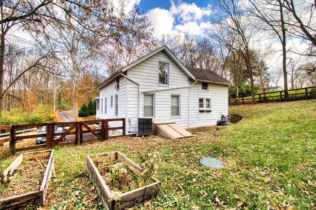 Photo - 7249 State Rd House