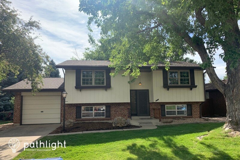 Primary Photo - 2106 S Zephyr St