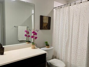 Building Photo - 24207 Oakdale Hls