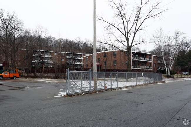 Building Photo - Bradford Condominiums