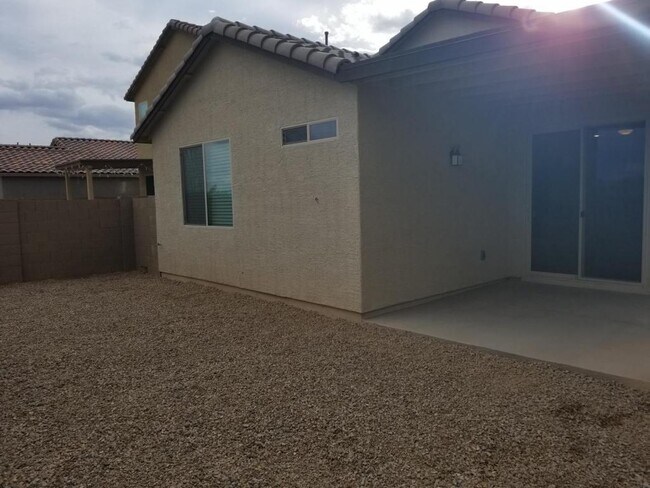 Building Photo - 5135 S River Run Drive