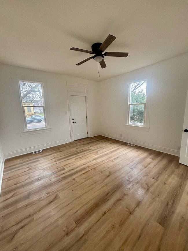 Photo - 525 E 8th St House