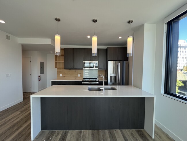 Building Photo - 77 Residences