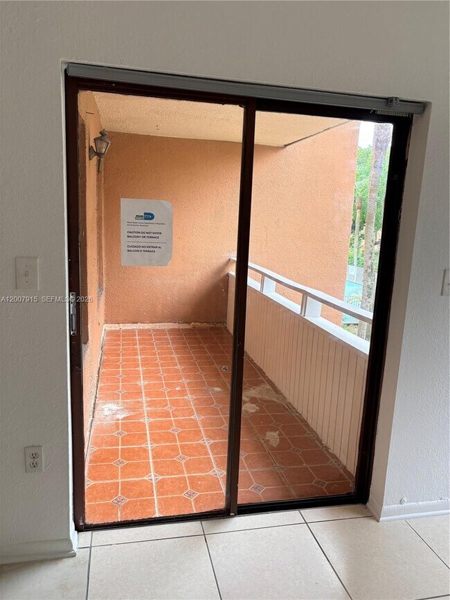 Foto del edificio - 17600 NW 68th Ave