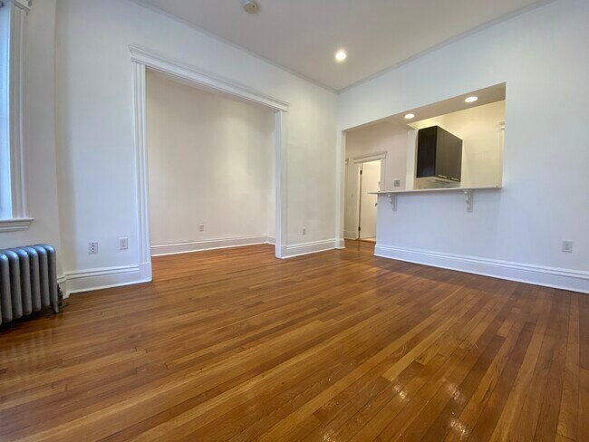 Building Photo - 54 Queensberry St