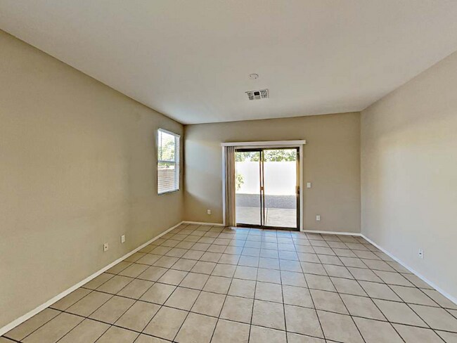 Foto del edificio - 12241 W Lincoln St